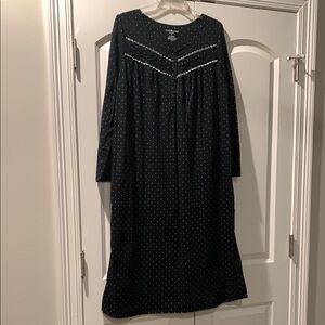 Croft & Barrow black with white trim & white polka dots long nightgown